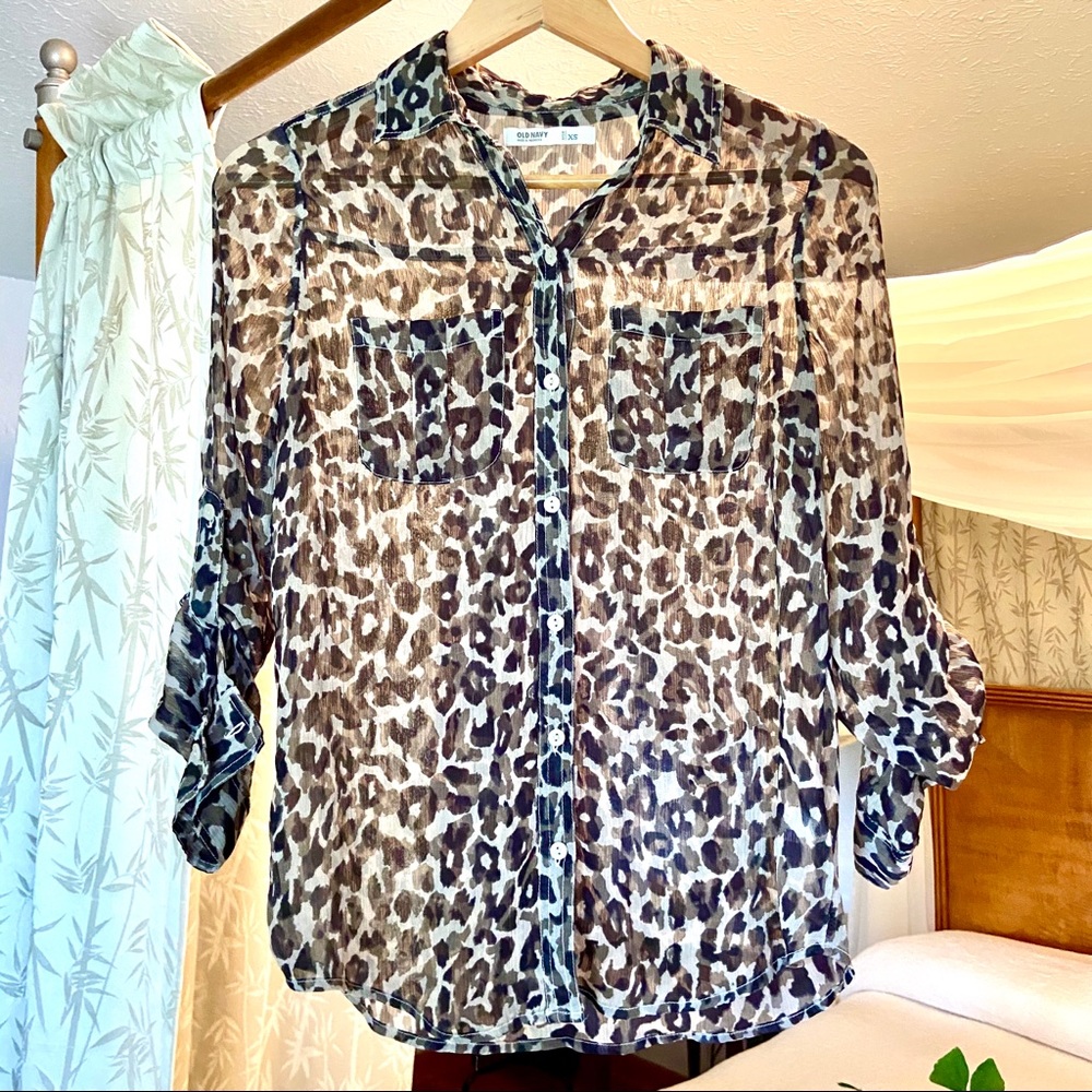 Leopard Print sheer button down blouse - Picture 2 of 6